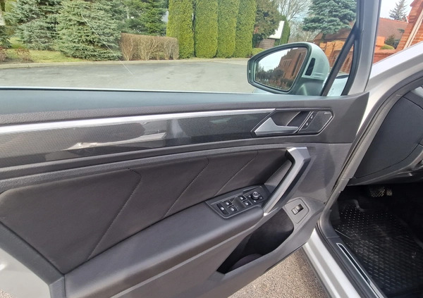 Volkswagen Tiguan cena 95500 przebieg: 177000, rok produkcji 2018 z Tczew małe 436